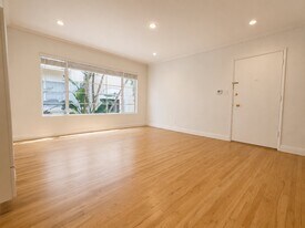 1350 Hayworth Ave, Unit 7 in West Hollywood, CA - Building Photo