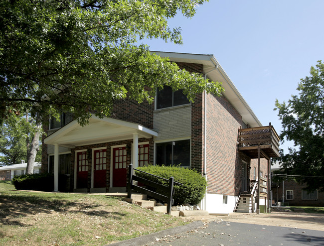 Cottage Apartments in Arnold, MO - Foto de edificio - Building Photo