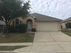 6233 Brooklynn Dr in Fort Worth, TX - Building Photo