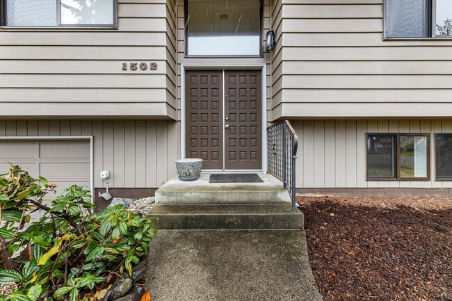 1502 Adams St in Steilacoom, WA - Building Photo - Building Photo