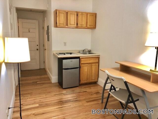 1061 Beacon St in Brookline, MA - Building Photo - Building Photo