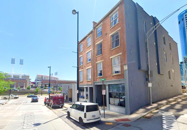 309 Sycamore St in Cincinnati, OH - Building Photo - Building Photo