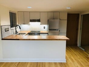 21 Soloff Blvd in Inwood, NY - Building Photo - Building Photo