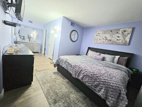 1701 E Katie Ave in Las Vegas, NV - Building Photo - Building Photo