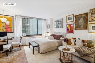 250 W 89th St in New York, NY - Building Photo