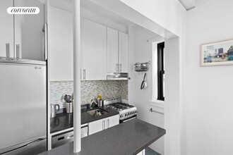 337 W 95th St in New York, NY - Building Photo - Building Photo