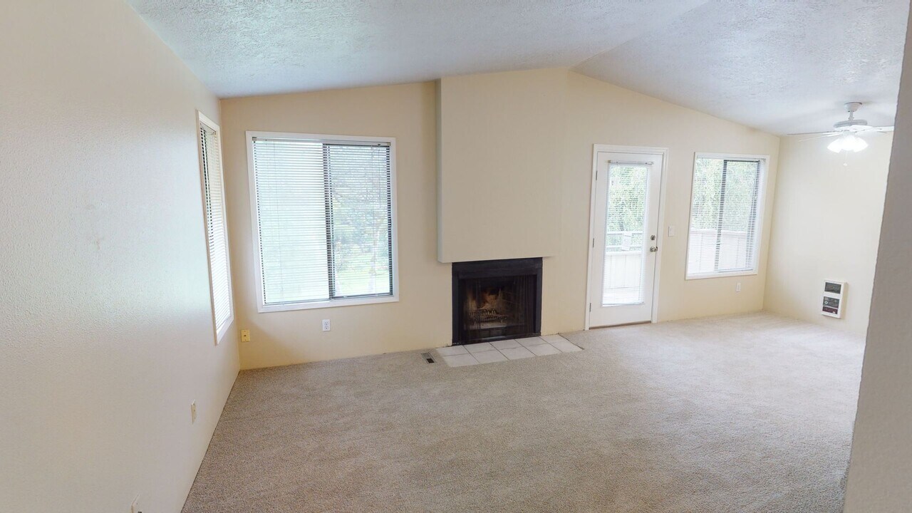 6972-6978 SW Montauk Cir in Lake Oswego, OR - Building Photo
