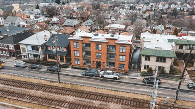 2820-2822 Broadway Ave in Pittsburgh, PA - Foto de edificio - Building Photo