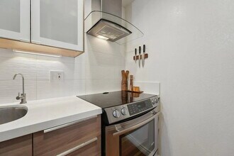 50 N San Mateo Dr in San Mateo, CA - Building Photo - Building Photo