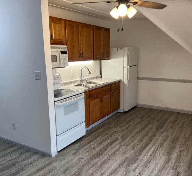 840 State St, Unit G in Quincy, IL - Building Photo - Building Photo