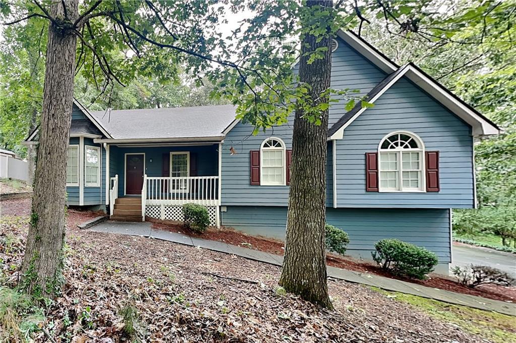 501 Brooksdale Dr in Woodstock, GA - Building Photo