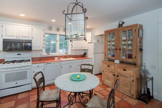 2 Foxcroft Ln in Wainscott, NY - Building Photo - Building Photo