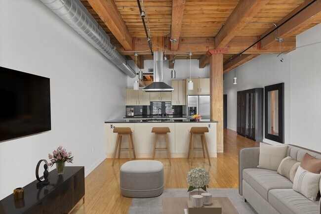 9 W Broadway, Unit 308 in Boston, MA - Building Photo - Building Photo