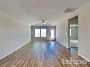 5105 Sidesaddle Dr in Georgetown, TX - Building Photo - Building Photo