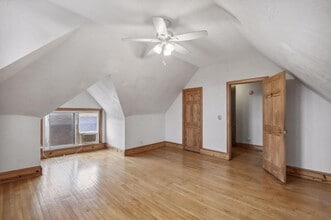 2515 Lyndale Ave S, Unit 3 in Minneapolis, MN - Foto de edificio - Building Photo