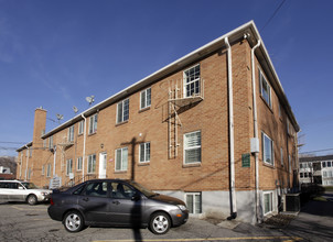 University Courtyard in Salt Lake City, UT - Building Photo - Building Photo