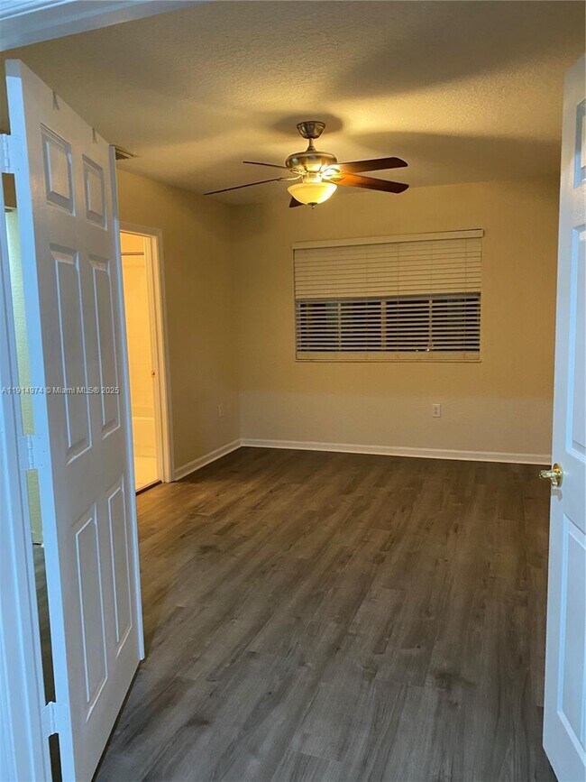 8395 SW 29th St in Miramar, FL - Building Photo - Building Photo