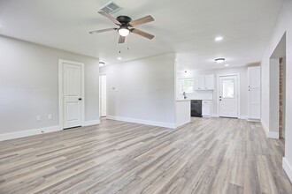 704 Natchez River Cir in Montgomery, TX - Building Photo - Building Photo