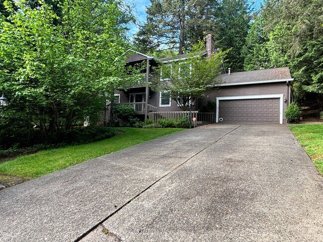 7 Walking Woods Dr in Lake Oswego, OR - Building Photo - Building Photo