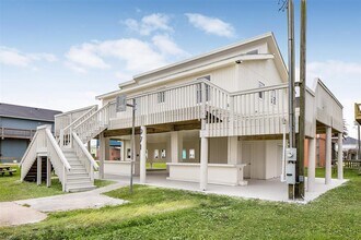 971 Mary Ann in Port Bolivar, TX - Building Photo - Building Photo