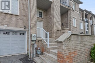 33 Cedarvalley Blvd in Brampton, ON - Building Photo - Building Photo