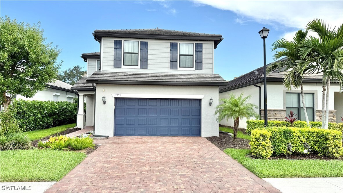 7293 Birchmore St in Naples, FL - Building Photo