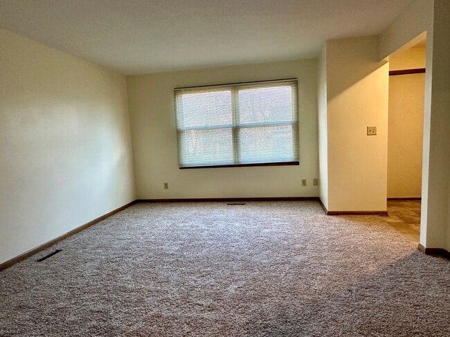 1323 Kellogg Ave in Ames, IA - Foto de edificio - Building Photo
