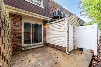 718 Shawnee Dr in Burlington, NC - Foto de edificio - Building Photo