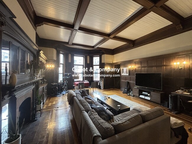 317 Commonwealth Ave