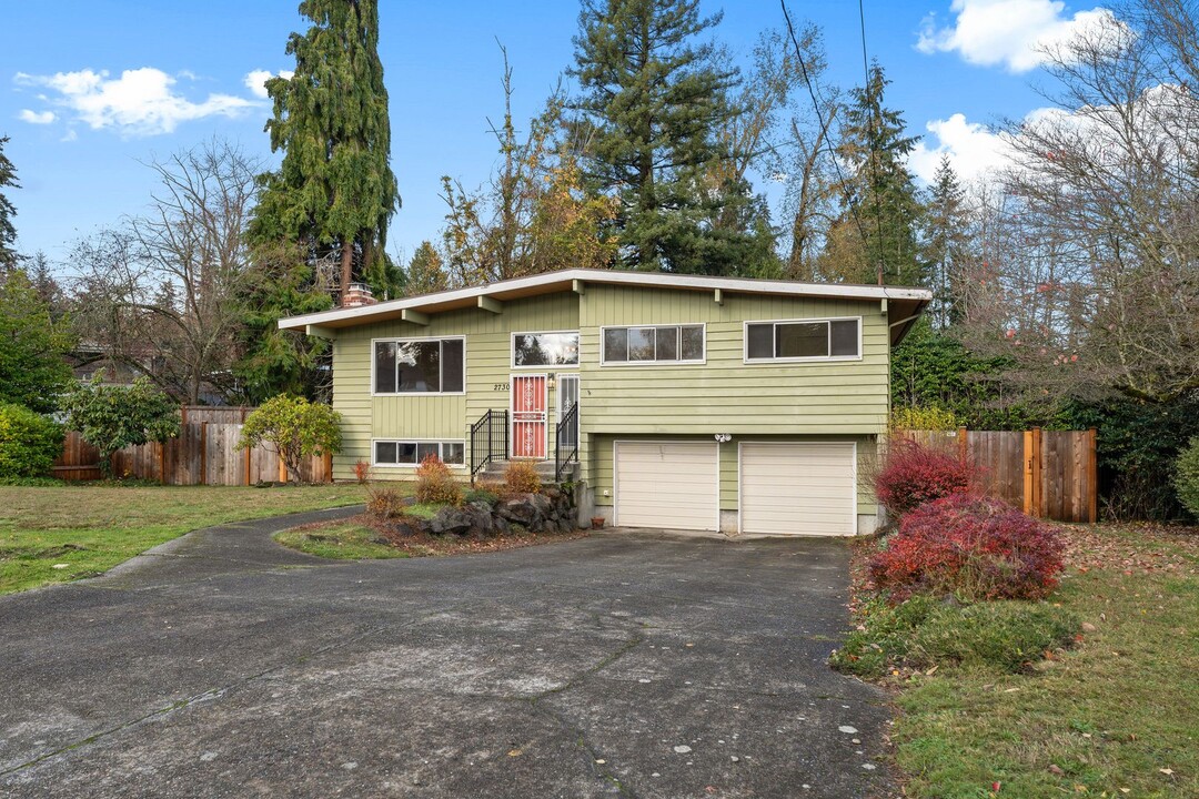 2730 NE 143rd Pl in Seattle, WA - Building Photo