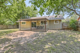 2408 Aldford Dr in Austin, TX - Building Photo - Building Photo