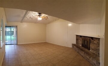 15803 Danford Dr in Houston, TX - Building Photo - Building Photo