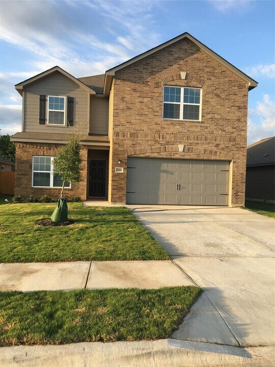 17808 Speculator Ln in Elgin, TX - Building Photo