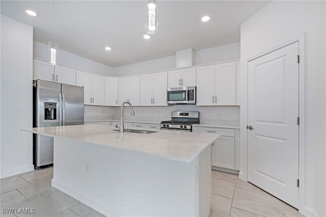 20101 Hartford Blvd in Estero, FL - Building Photo - Building Photo