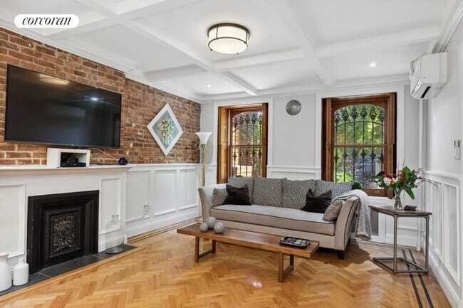 37 Clifton Pl in Brooklyn, NY - Building Photo - Building Photo