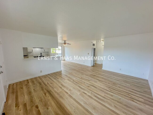 1080 St Louis Ave in Long Beach, CA - Building Photo - Building Photo