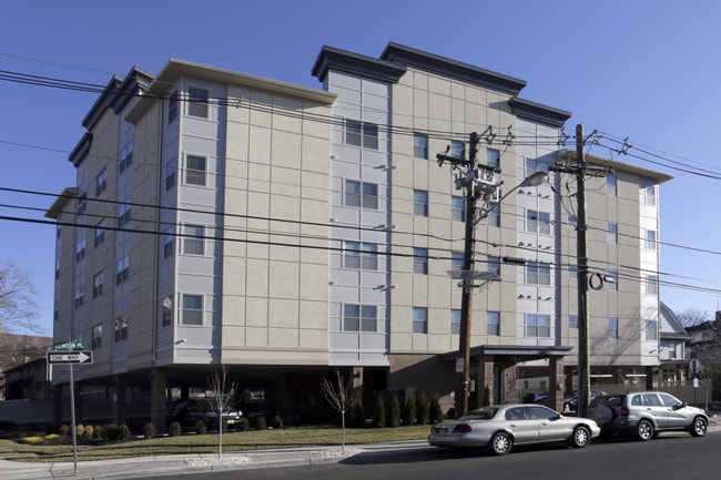 737 N Broad St in Elizabeth, NJ - Building Photo - Building Photo