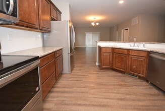 512 Dearbaugh Ave in Wapakoneta, OH - Building Photo - Building Photo
