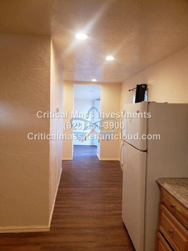 210 E Cherry St in Winslow, AZ - Building Photo - Building Photo