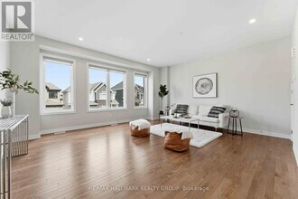 404 Appalachian Cir in Ottawa, ON - Building Photo - Building Photo