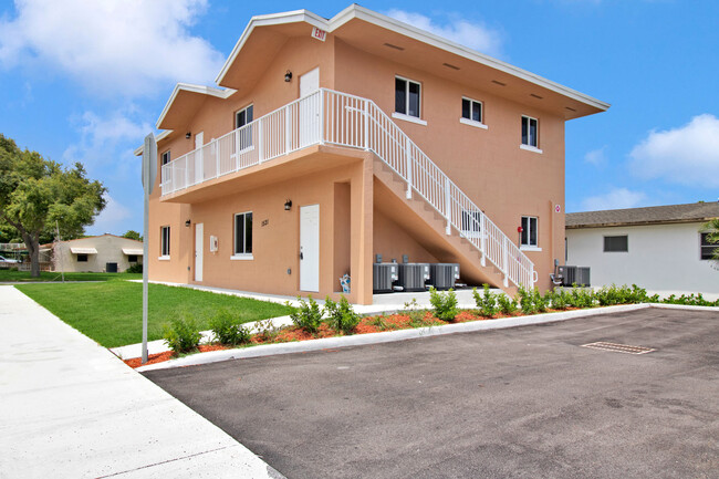 1521 N 23rd Ave, Unit #2 - First Floor in Hollywood, FL - Building Photo - Building Photo