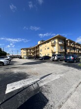 GREENVIEW in North Miami Beach in Miami, FL - Foto de edificio - Building Photo