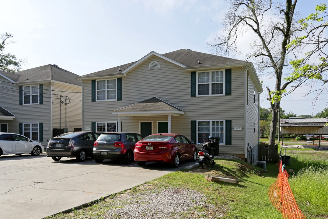 709-711 W St Augustine St in Tallahassee, FL - Foto de edificio