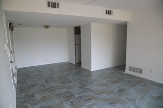 50 Club House Dr in Palm Coast, FL - Building Photo - Building Photo