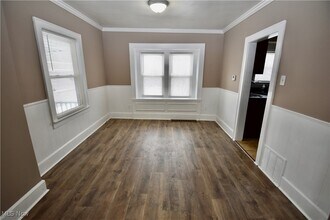 583 Victoria Ave in Akron, OH - Building Photo - Building Photo