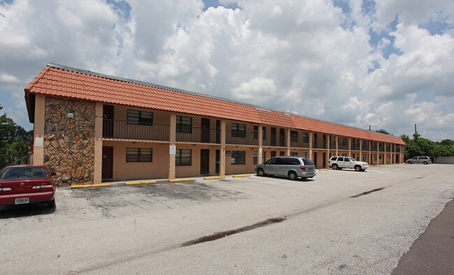 Ridge Gardens in Port Richey, FL - Foto de edificio - Building Photo