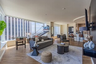44 W Monroe St in Phoenix, AZ - Building Photo
