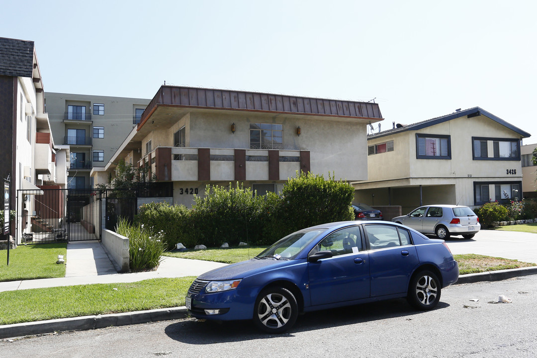 3420 Mentone Ave in Los Angeles, CA - Building Photo