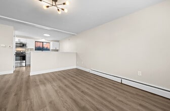 10 Henderson Dr, Unit 7 in East Hartford, CT - Foto de edificio - Building Photo