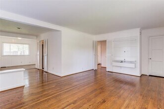 7703 Lovers Ln in Dallas, TX - Building Photo - Building Photo